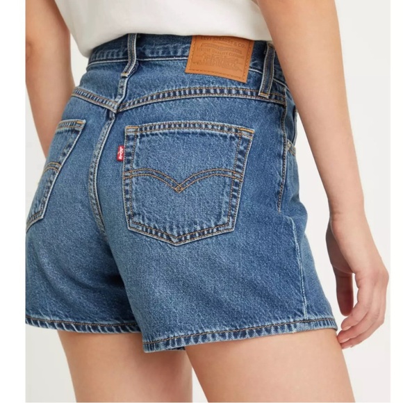 Levi's Pants - Levi’s High Waisted Mom Shorts Size 14W